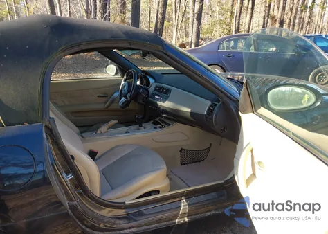 2005 BMW Z4 2.5I z USA, uszkodzony, nr VIN 4USBT33565LR70623